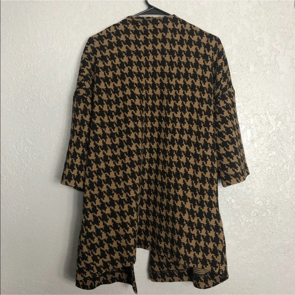 Forever 21 Black and Brown Houndstooth Open Cardigan - Picture 2 of 5